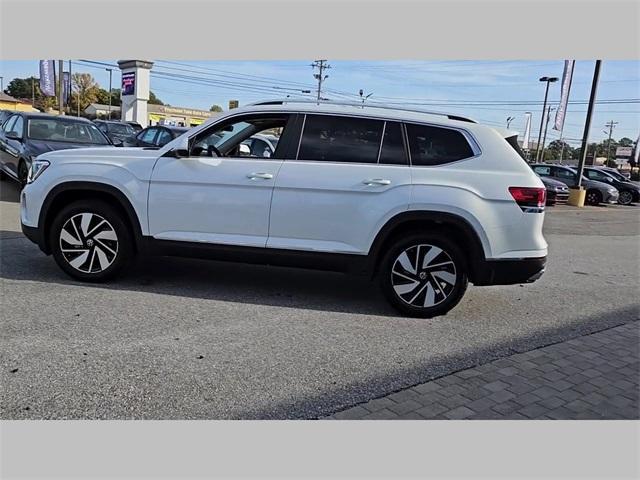 new 2024 Volkswagen Atlas car, priced at $52,179