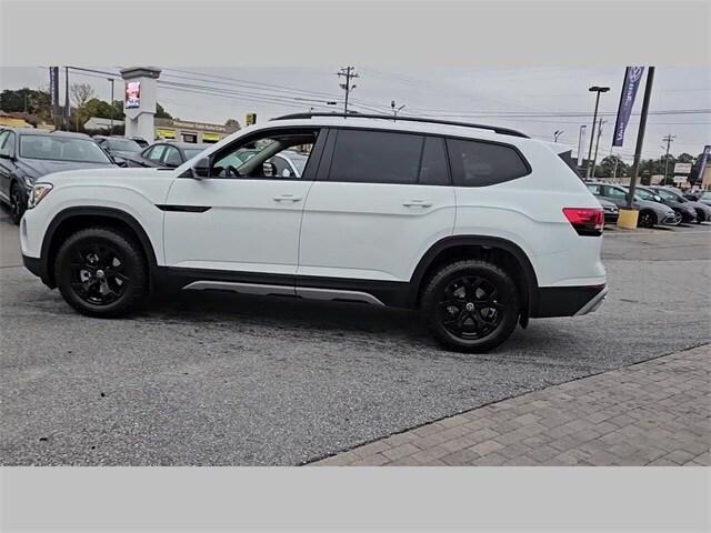 new 2025 Volkswagen Atlas car, priced at $47,306