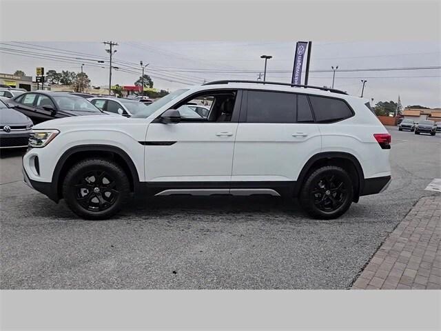 new 2025 Volkswagen Atlas car, priced at $47,306