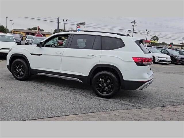 new 2025 Volkswagen Atlas car, priced at $47,306