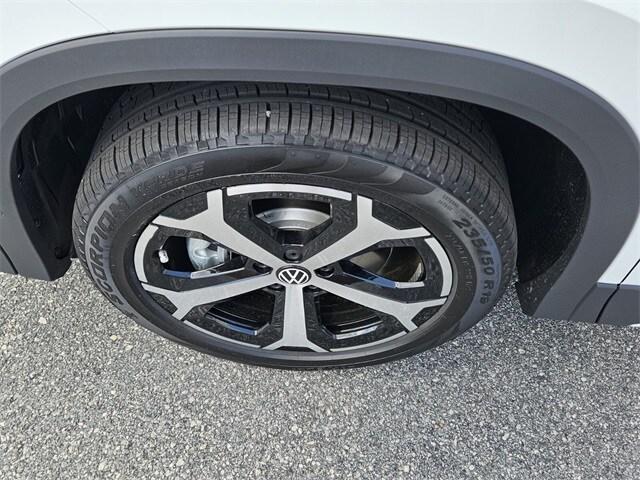 new 2025 Volkswagen Tiguan car, priced at $33,326