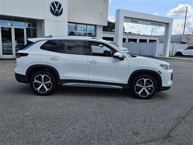 new 2025 Volkswagen Tiguan car, priced at $33,326