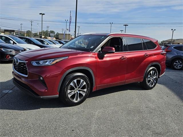 used 2020 Toyota Highlander car, priced at $26,532