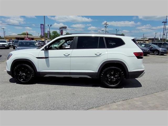 new 2024 Volkswagen Atlas car, priced at $50,476