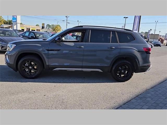 new 2025 Volkswagen Atlas car, priced at $50,566