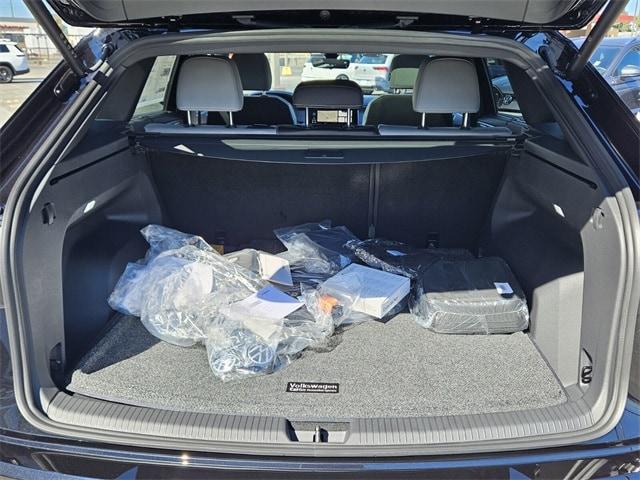 new 2026 Volkswagen Atlas Cross Sport car, priced at $50,629