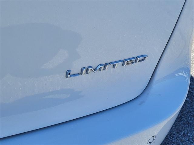used 2023 Chrysler Pacifica car, priced at $28,975