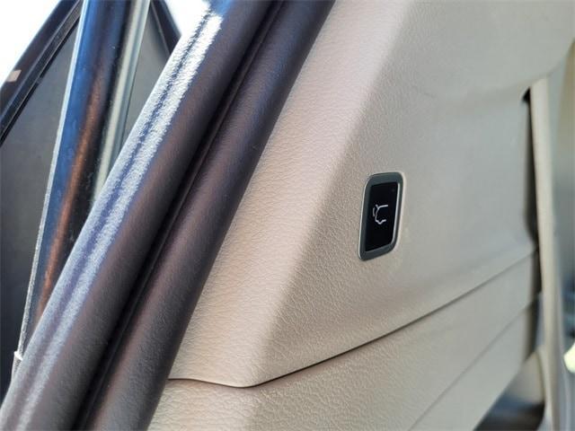 used 2023 Chrysler Pacifica car, priced at $28,975