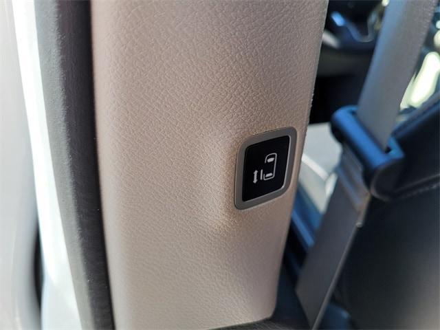 used 2023 Chrysler Pacifica car, priced at $28,975