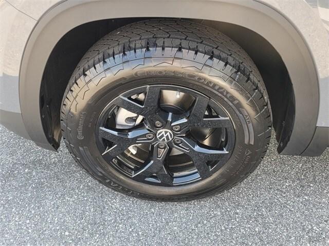 new 2024 Volkswagen Atlas car, priced at $51,251