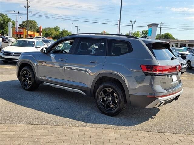 new 2024 Volkswagen Atlas car, priced at $51,251