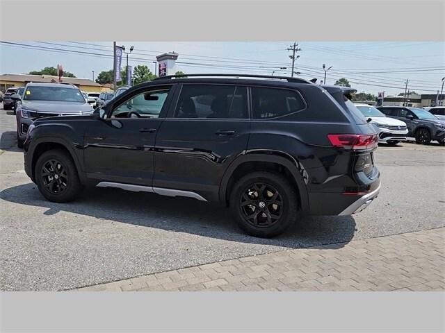 new 2024 Volkswagen Atlas car, priced at $46,051