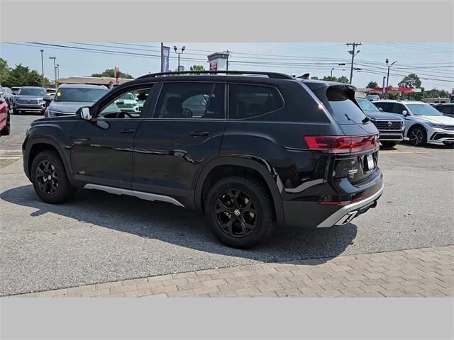 new 2024 Volkswagen Atlas car, priced at $46,051