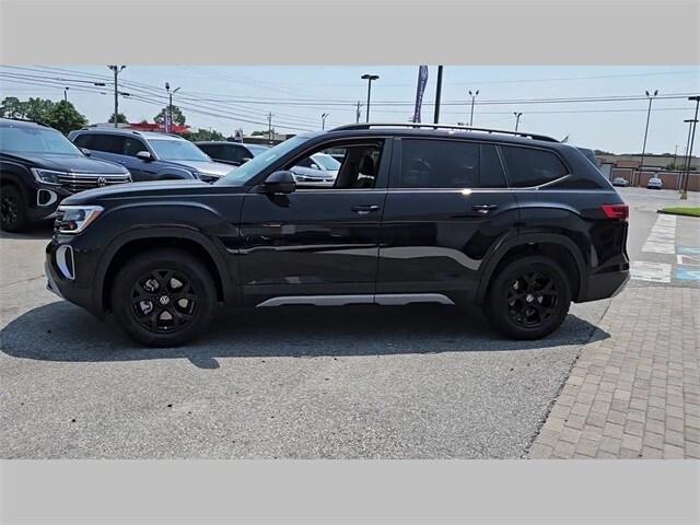 new 2024 Volkswagen Atlas car, priced at $46,051