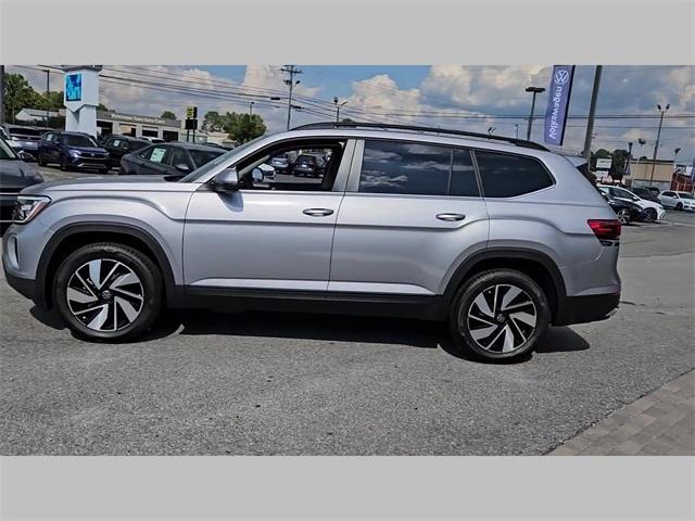 new 2024 Volkswagen Atlas car, priced at $47,325