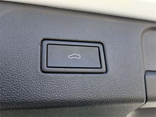 used 2021 Volkswagen Atlas car, priced at $25,275