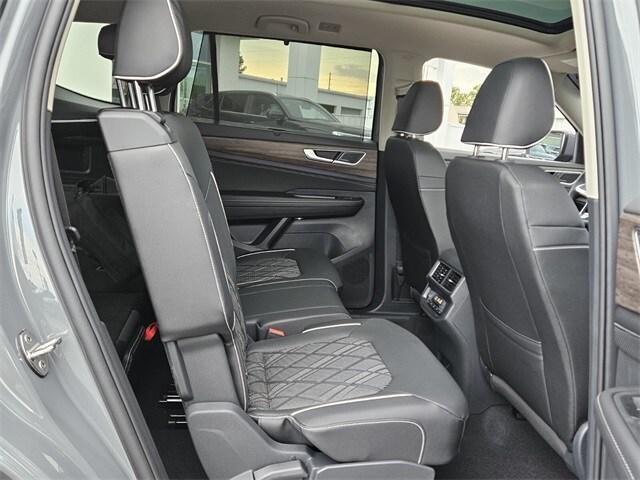 new 2025 Volkswagen Atlas car, priced at $55,383
