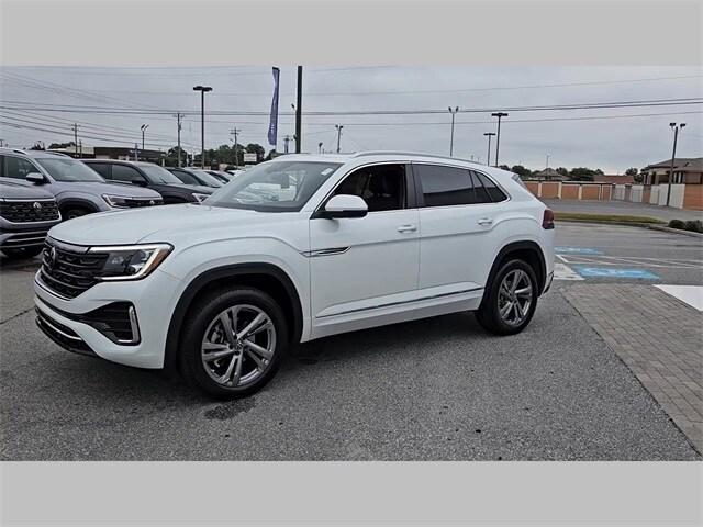 new 2024 Volkswagen Atlas Cross Sport car, priced at $49,246