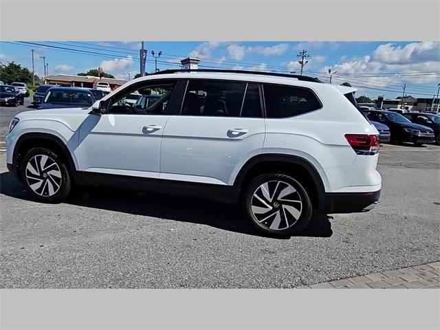 new 2024 Volkswagen Atlas car, priced at $44,801