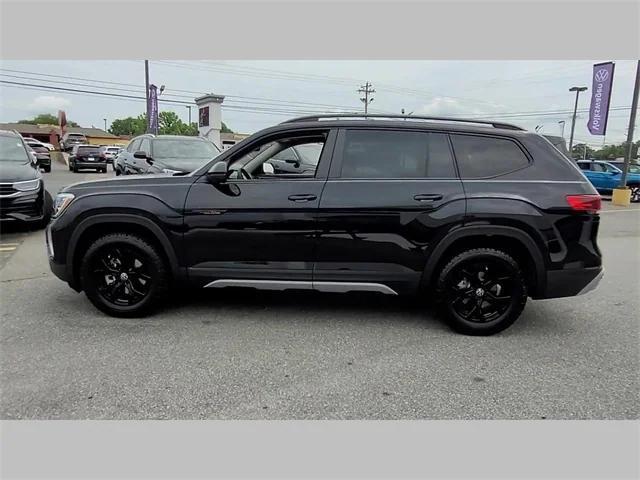 new 2024 Volkswagen Atlas car, priced at $54,356