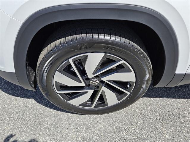 new 2025 Volkswagen Atlas car, priced at $49,036