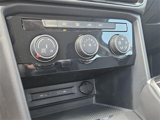 new 2025 Volkswagen Taos car