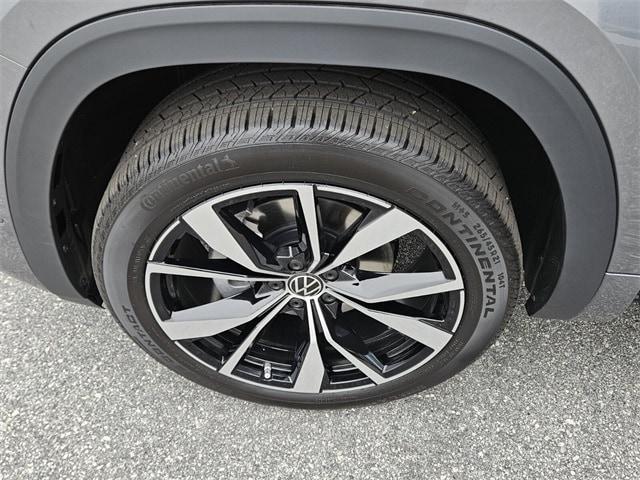 new 2025 Volkswagen Atlas Cross Sport car, priced at $52,726