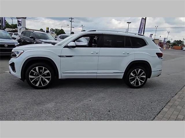 new 2024 Volkswagen Atlas car, priced at $56,096