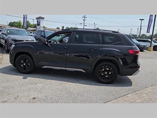 new 2024 Volkswagen Atlas car, priced at $49,551