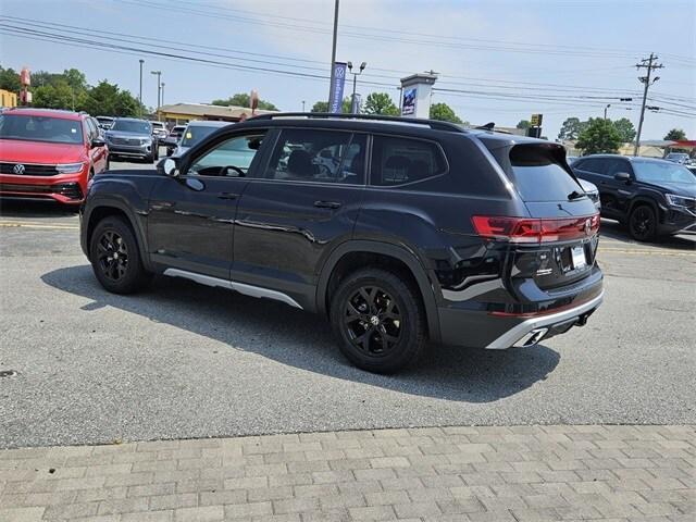 new 2024 Volkswagen Atlas car, priced at $46,051