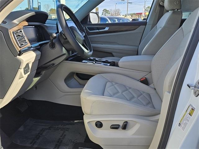 new 2025 Volkswagen Atlas car, priced at $43,431