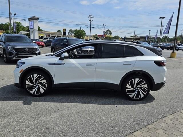 new 2025 Volkswagen ID.4 car, priced at $55,321