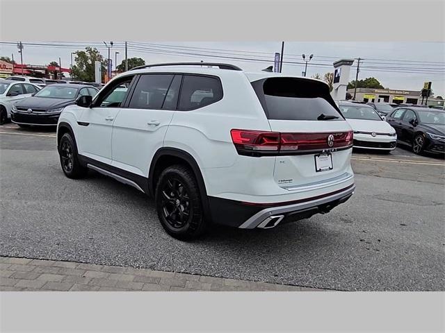 new 2025 Volkswagen Atlas car, priced at $50,111