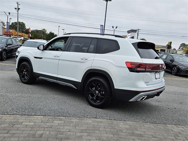 new 2025 Volkswagen Atlas car, priced at $50,111