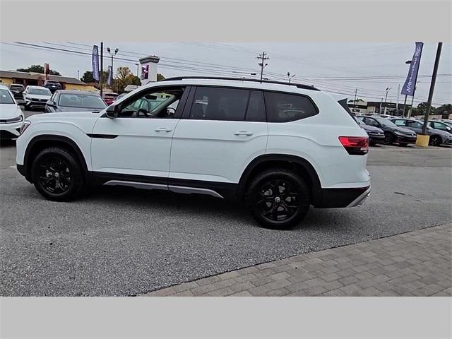 new 2025 Volkswagen Atlas car, priced at $50,111