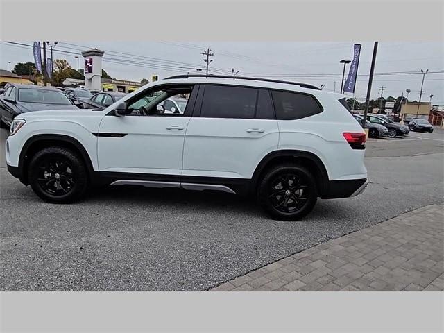 new 2025 Volkswagen Atlas car, priced at $48,111