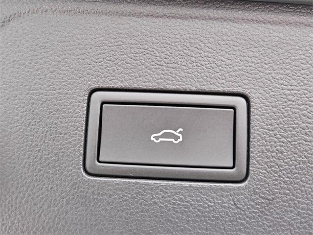 new 2026 Volkswagen Atlas car, priced at $48,604