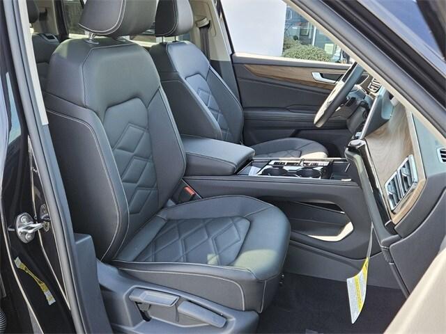 new 2025 Volkswagen Atlas car, priced at $47,052