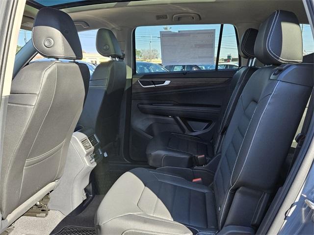 new 2025 Volkswagen Atlas car, priced at $45,631
