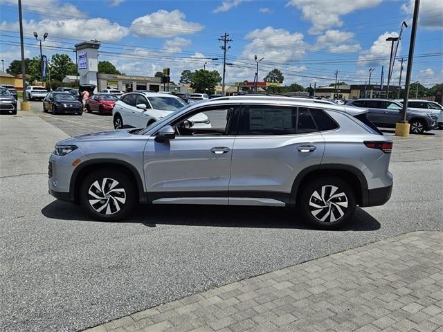 new 2025 Volkswagen Tiguan car, priced at $30,011