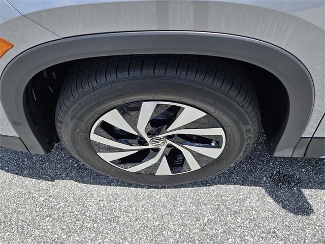 new 2025 Volkswagen Tiguan car, priced at $30,011