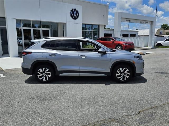 new 2025 Volkswagen Tiguan car, priced at $30,011
