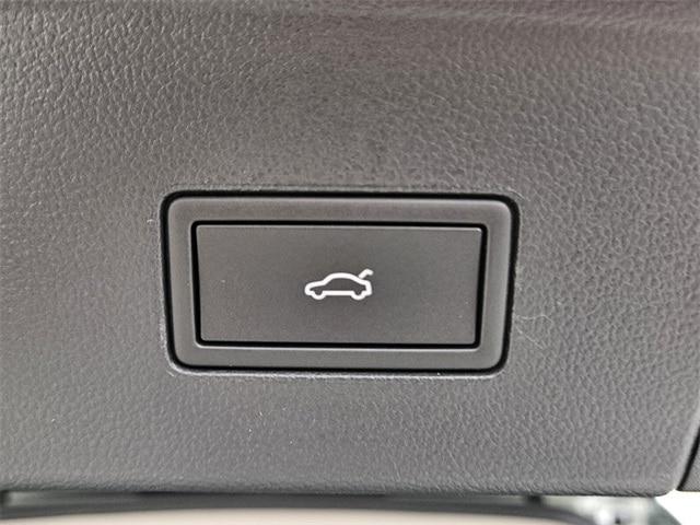 new 2025 Volkswagen Atlas car, priced at $48,501