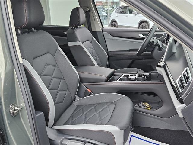 new 2025 Volkswagen Atlas car, priced at $48,501