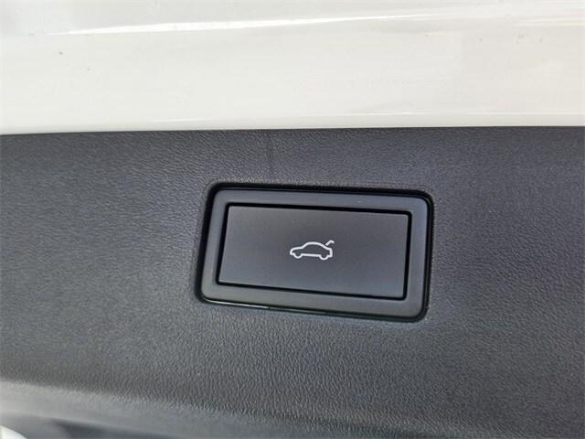 new 2025 Volkswagen Tiguan car, priced at $33,326