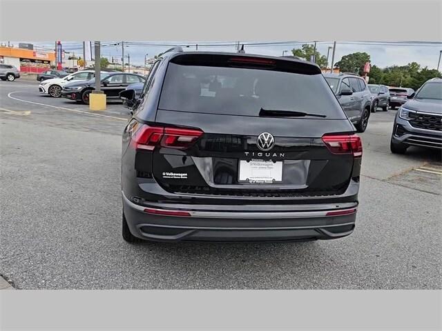 new 2024 Volkswagen Tiguan car, priced at $29,216