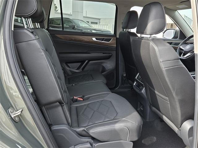new 2025 Volkswagen Atlas car, priced at $43,186