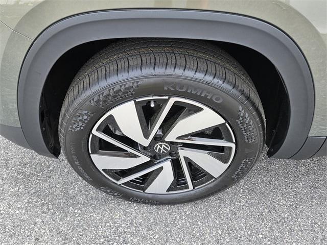 new 2025 Volkswagen Atlas car, priced at $43,186