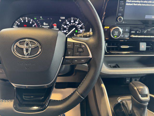 used 2021 Toyota Highlander car, priced at $29,995