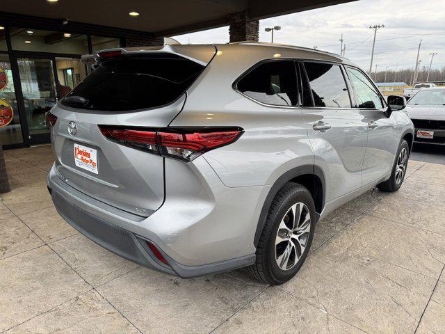 used 2021 Toyota Highlander car, priced at $29,995